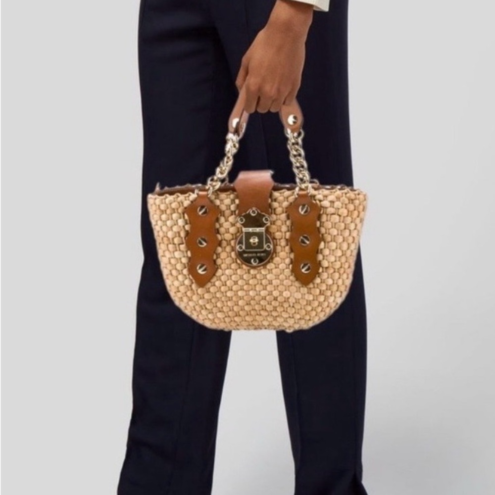 Michael Kors Santorini Straw in new condition 
Handle Bag w/ Gold Tone Hardware